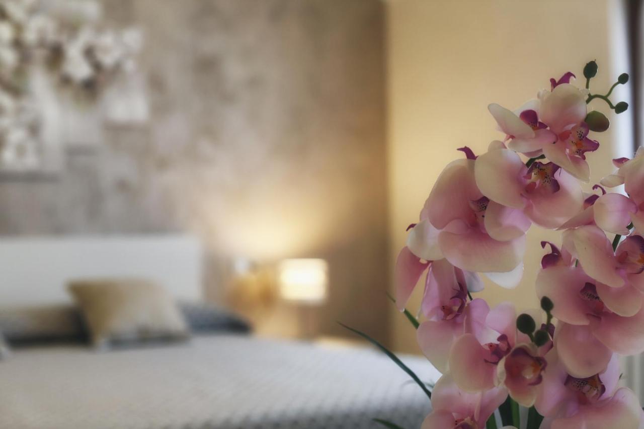 Flower Apartments Bardolino Bagian luar foto