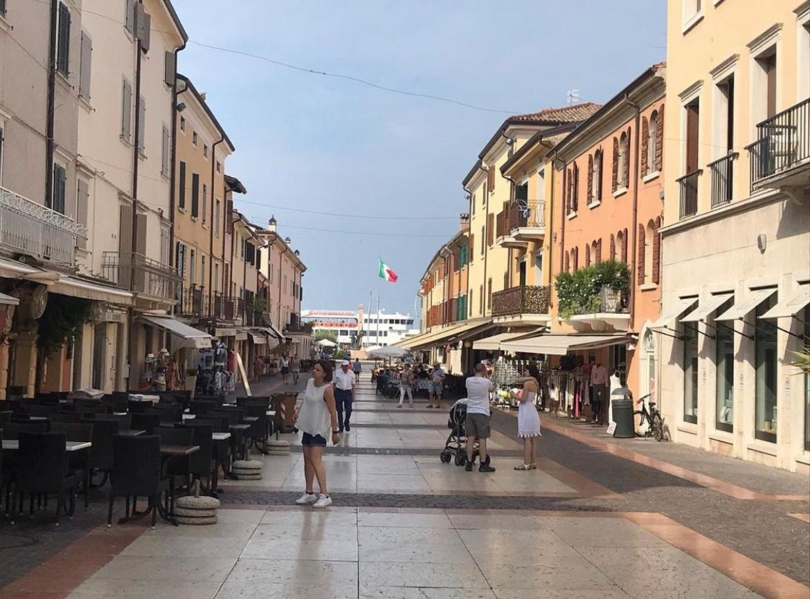 Flower Apartments Bardolino Bagian luar foto