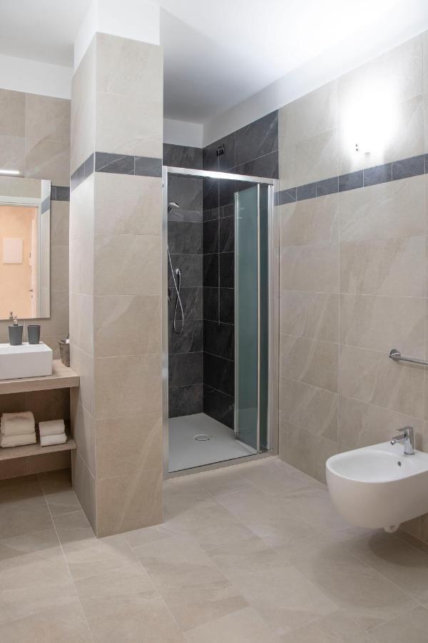Flower Apartments Bardolino Bagian luar foto