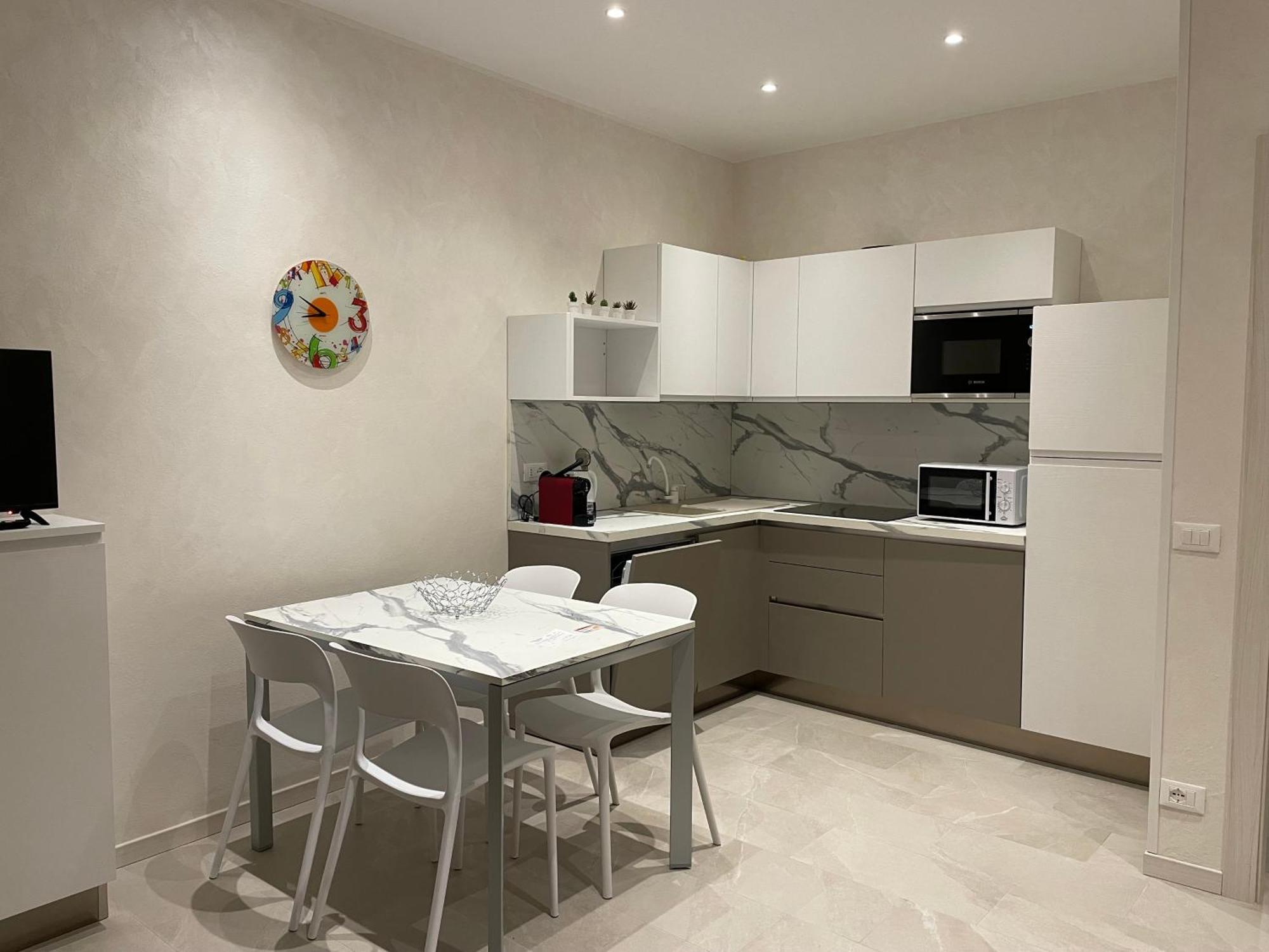 Flower Apartments Bardolino Bagian luar foto
